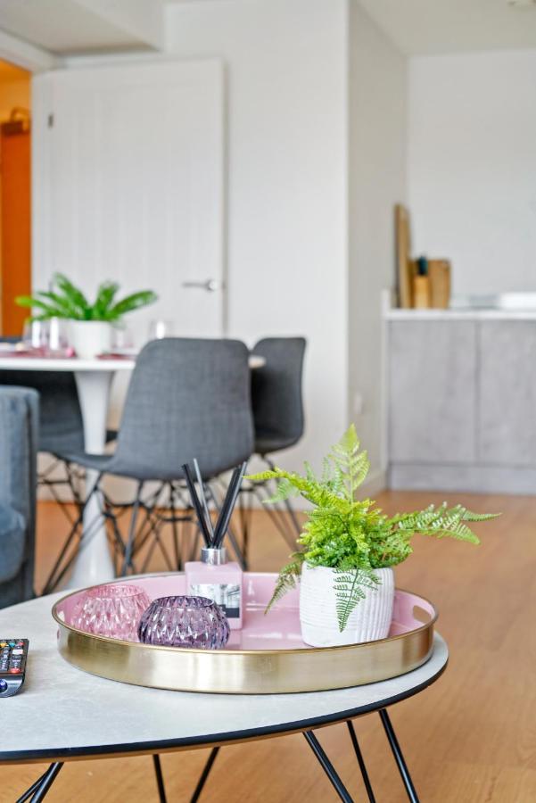 Stunning 2 Bedroom Apartment Leeds  Exteriör bild